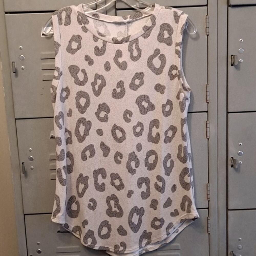 Animal print pullover top - NEW with tags Size LARGE
